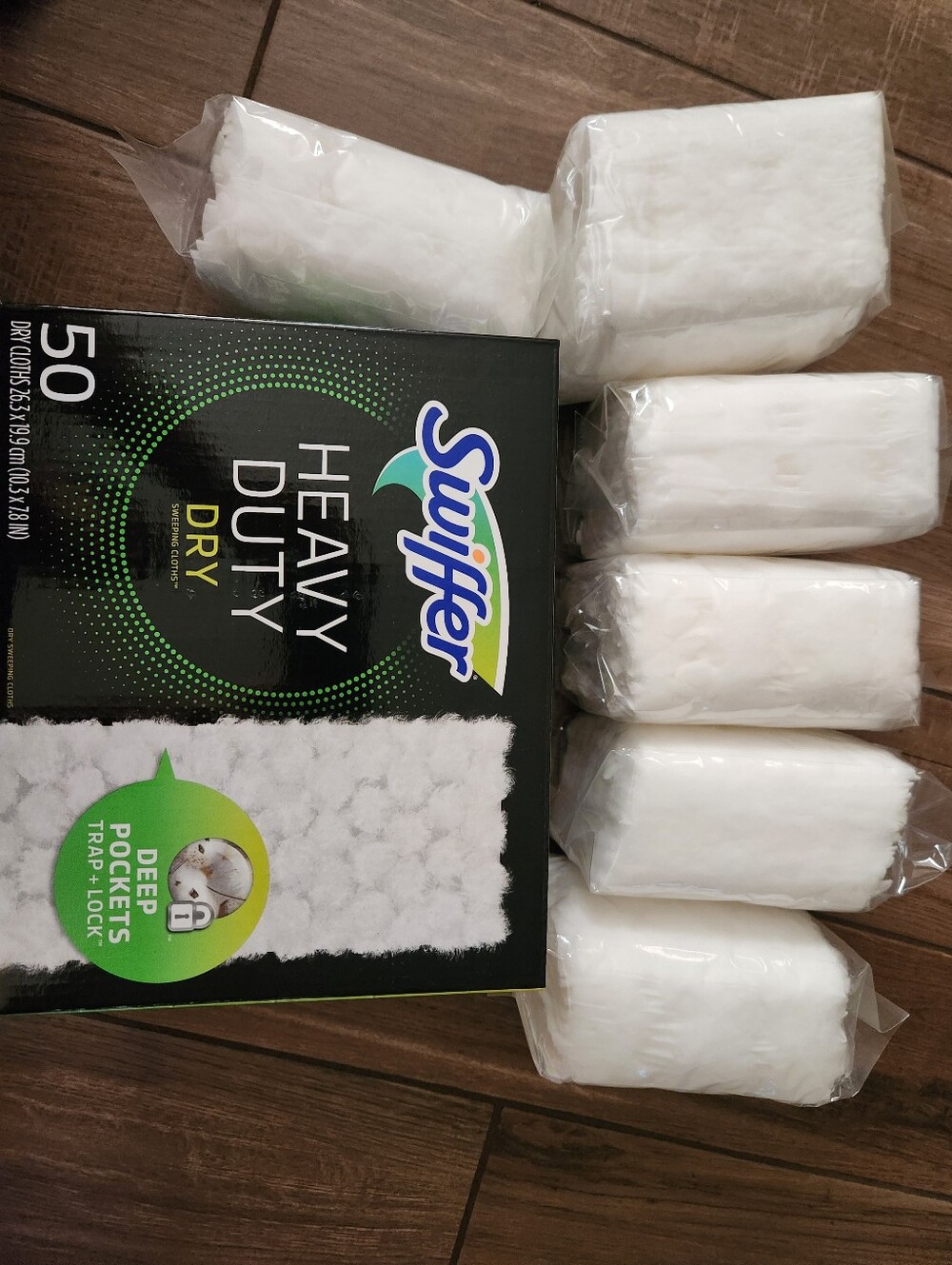 130 Swiffer Heavy Duty Dry Sweeping Cloths - White and Black Packaging